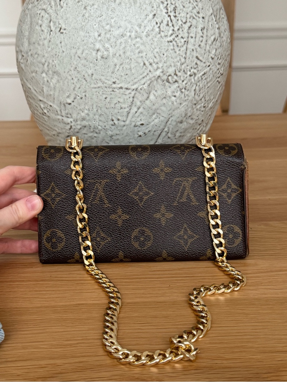 ✅AUTHENTIC✅LOUIS VUITTON WALLET ON A CHAIN - Picture 5 of 15